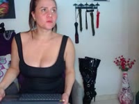 I am a fun woman, I like to take walks on the beach, I enjoy the outdoors and good conversations