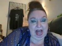 ik ben  een dame,echte MILF die dol is op aandacht en erop kickt als mannen op mijn lichaam geilen,met name jongemannen
die van rijpe vrouwen en zeker wel een mollige houd..Ik vind t dan ook echt heel spannend om een leuke chat met je aan te gaan,en sex ervaringen te delenuiteraard is t ook spannend met wat rijpere mannen,senioren benieuwd naar jullie verhalen,,,,wie weet kan ik daar nog iets van leren???ik ga NIET naakt voor cam,heb of een broekje of een bovenstukje/jurkje aanlaat immers wel wat te raden over terwijl,,,,hmmmm als je t verdient wel wat meer mag keuren van mijn rondingenBij een VIP sessie WIL IK N DILDO gebruiken als je er naar vraagt...NIET VERGETEN he???