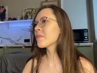 Hi there! Welcome to my room :) My name is Isobelle but friends call me Bella. I love heart to heart conversations, singing, painting and dancing. My dream is to open an art space where people will be able to express themselves through art, meet each other and spend good quality time.But for now I