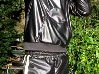 Bi en latex bien salope, versa
