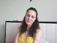 In my room I will be the way you see me, I love to dominate, and I also love to be a girl, if I like you, we will be pleased for a long time