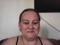 Hi ik ben Sabrina een 40+ rubens type dame. Ik ben gebonden maar wij hebben een open relatie met elkaar wij zijn ruimdenkend. Ik vind het geil om met onbekende hier lekker te kletsen over erotiek.