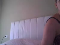 Jam bjonde dhe shumë seksi në seks, më pëlqen gjithçka këtu dhe në seks me përdoruesin tim më pëlqen të luaj me burra / Jam për qejf këtu vetëm për ty i am soo hot in sex come on fuck me stronger