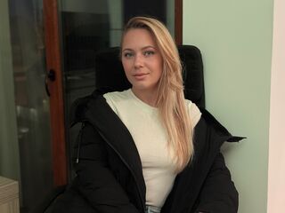 naked cam girl masturbating with dildo AnyaLior