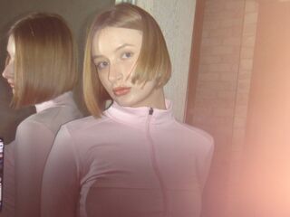 nude webcam IngraKate