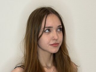 camslut topless YokoMagliacane
