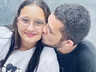 sex webcam chatroom AnnaliaAndJeremy