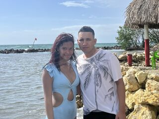 naked webcam couple blowjob LyanandGala