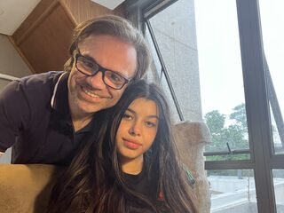 chatroom live sex show ViktorAndPenny