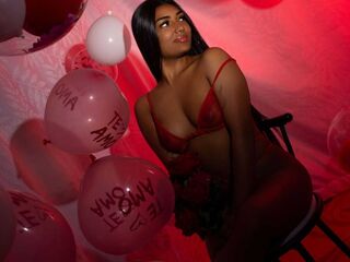 naked camgirl photo AdaraZaens