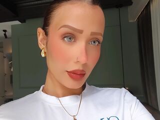 topless cam girl AdrianaRossetti