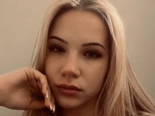 nude camgirl photo AletaKunde