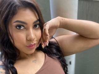 free chatroom AlexandraAniston