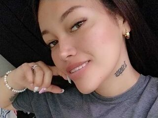 closeup web cam AliceClement