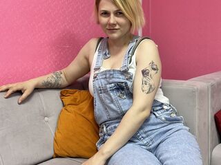 camwhore masturbating AliceMaurik