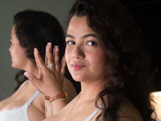 camwhore spreading pussy AliceMorellli