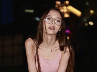 camgirl fingering bald pussy AlinaSolikina