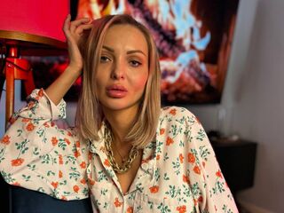 webcam babe chatroom AmityHarwick