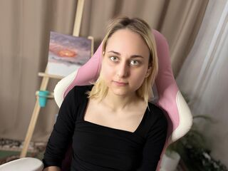 naughty cam girl masturbating with dildo AmyEvansy