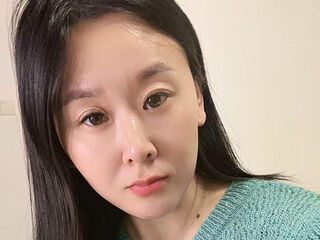 camgirl playing with sex toy AmySuners