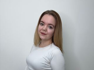 topless webcam girl AnnisAnness