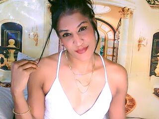 camwhore shaving pussy AzzyGreene