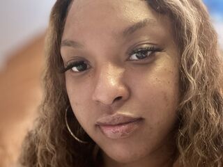 camwhore masturbating with vibrator Brialuv