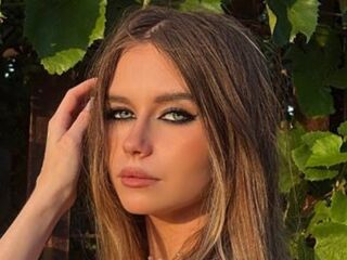 sexy webcamgirl picture BrunaKiebler