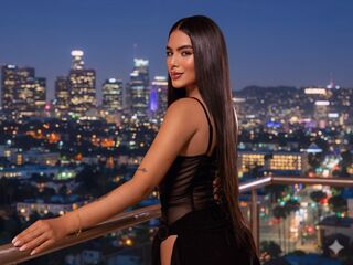 camgirl fingering shaved pussy CamilaBlaze