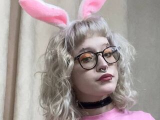 cam girl masturbating with dildo CamilaIce