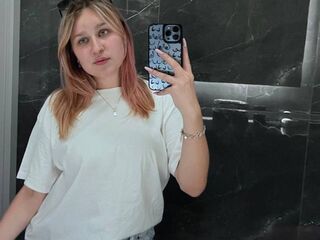 naked camgirl fingering pussy ChuFlorendo