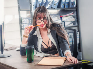 nude webcam CloeVergara