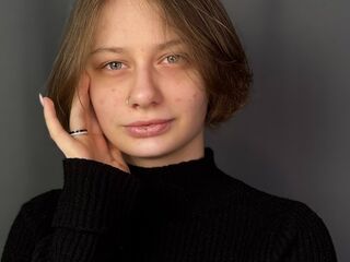 nude camgirl photo CoraLamon