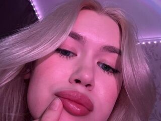 cam girl playing with dildo CrystalWest