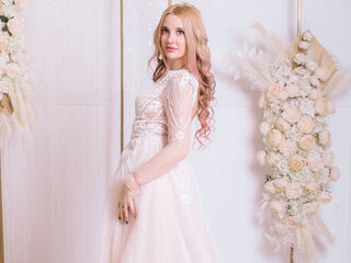 naked camgirl photo DominikaHunter