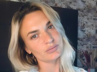 free nude live show EllieMaryn