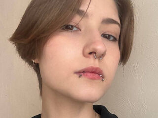 live teaser cam EssieAcheampong