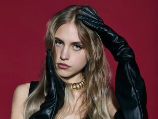 nude camgirl photo EveTottingham