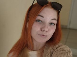 naughty cam girl masturbating with dildo EvelynKellers