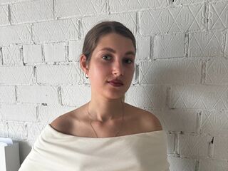 beautiful cam girl GeralynMcgloster