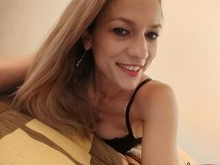 cam babe IsaaBella