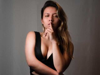 camslut topless IsabellaSanty