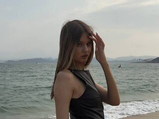 girl topless JeniceRowse