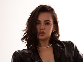 fingering camwhore JenniferLouns