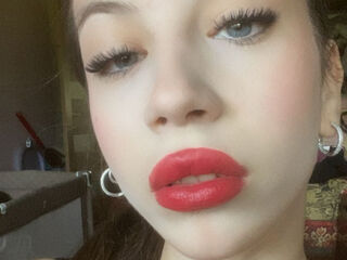 topless camgirl JenniferSkyland