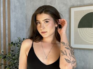 masturbating camgirl JudyMoor