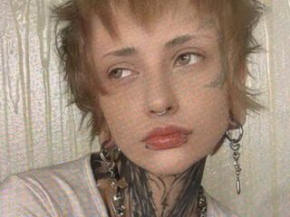 girl fingering pussy JulianeVerdier