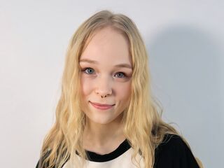 adult video chat room KamiMellema