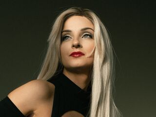 naughty cam girl fingering shaved pussy KatyLights