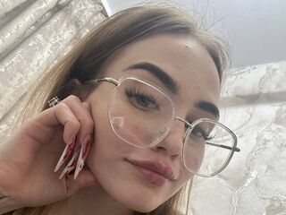cam girl masturbating with sextoy KeeleyAston